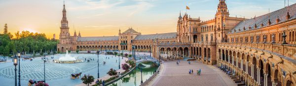 Place d'Espagne à Séville, à découvrir lors de votre séjour linguistique en Espagne