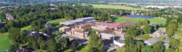 Vue aérienne de l'école Whitgift School, à Croydon, proche de Londres en Angleterre