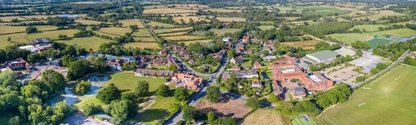 Vue aérienne de Dicker College en Angleterre