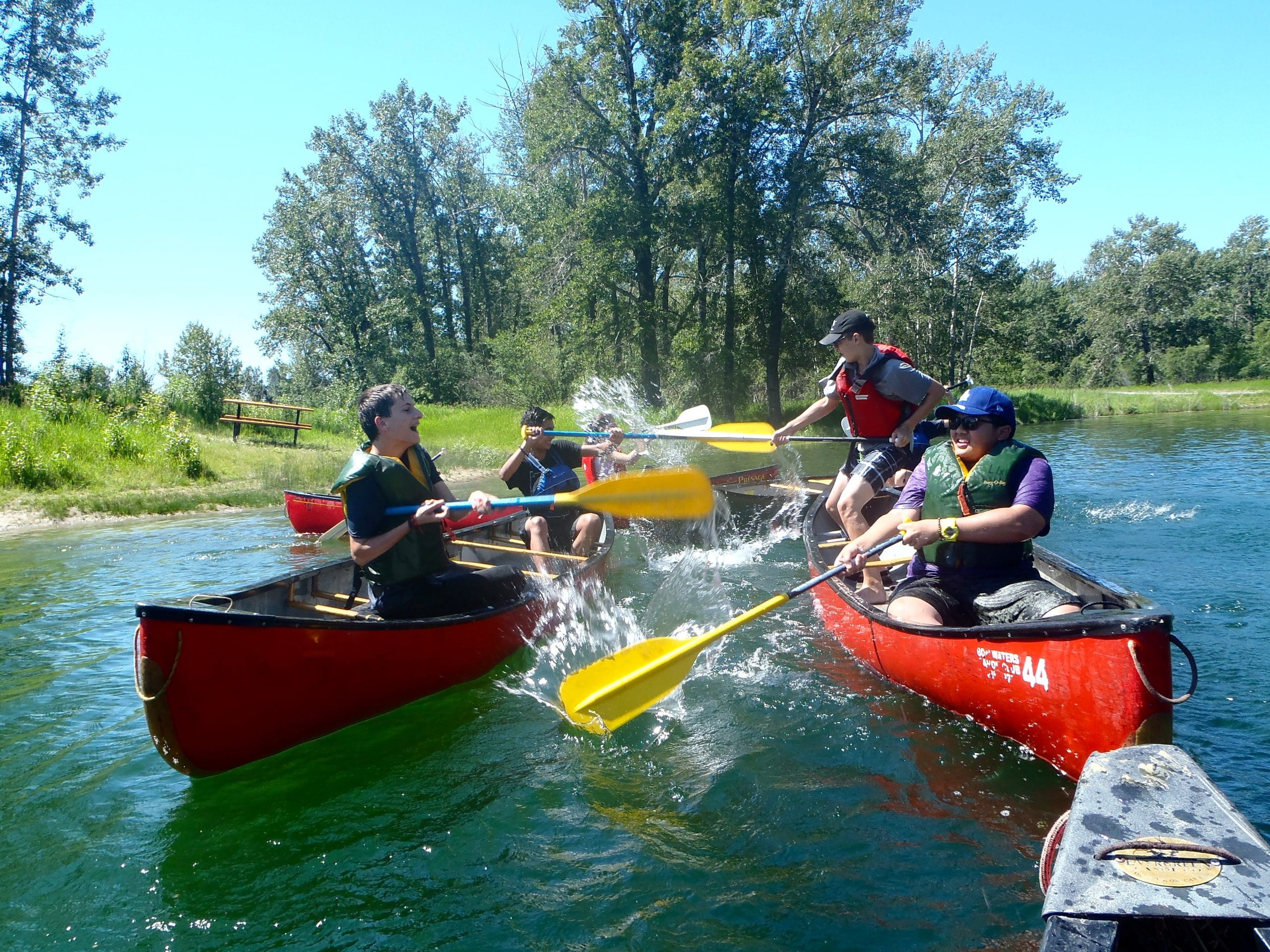 Activité canoé lors d'un summer camp canadien à Calgary