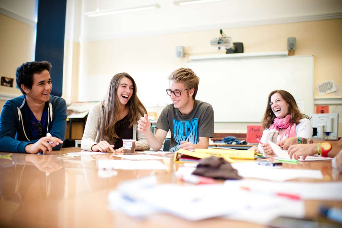 adolescents en cours de langue en séjour linguistique