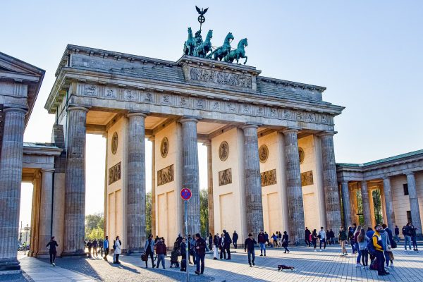 Porte de Brandebourg, à découvrir lors de votre séjour linguistique en Allemagne, à Berlin