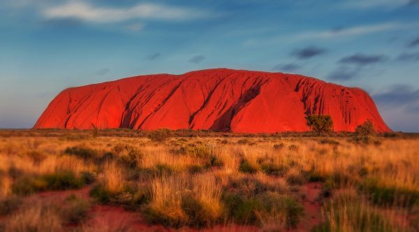 Vue chaude de cette roche en plein coeur de l'Australie