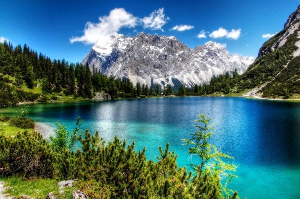 Vue sur un somptueux lac à découvrir en Autriche