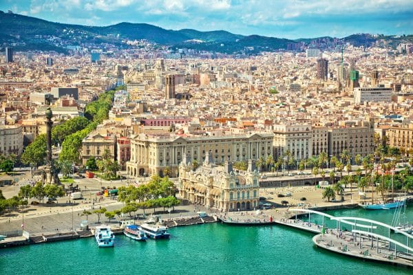 Vue de Barcelone et son eau magnifique