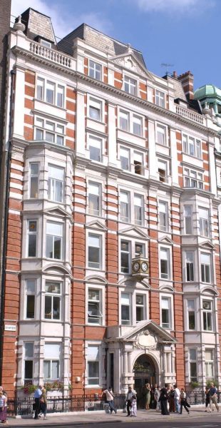Façade du bâtiment de l'école de Londres Centre