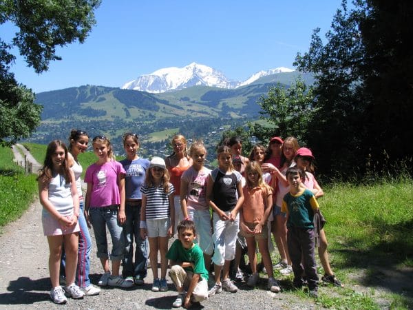 Adolescents et enfants en séjour linguistique à la montagne