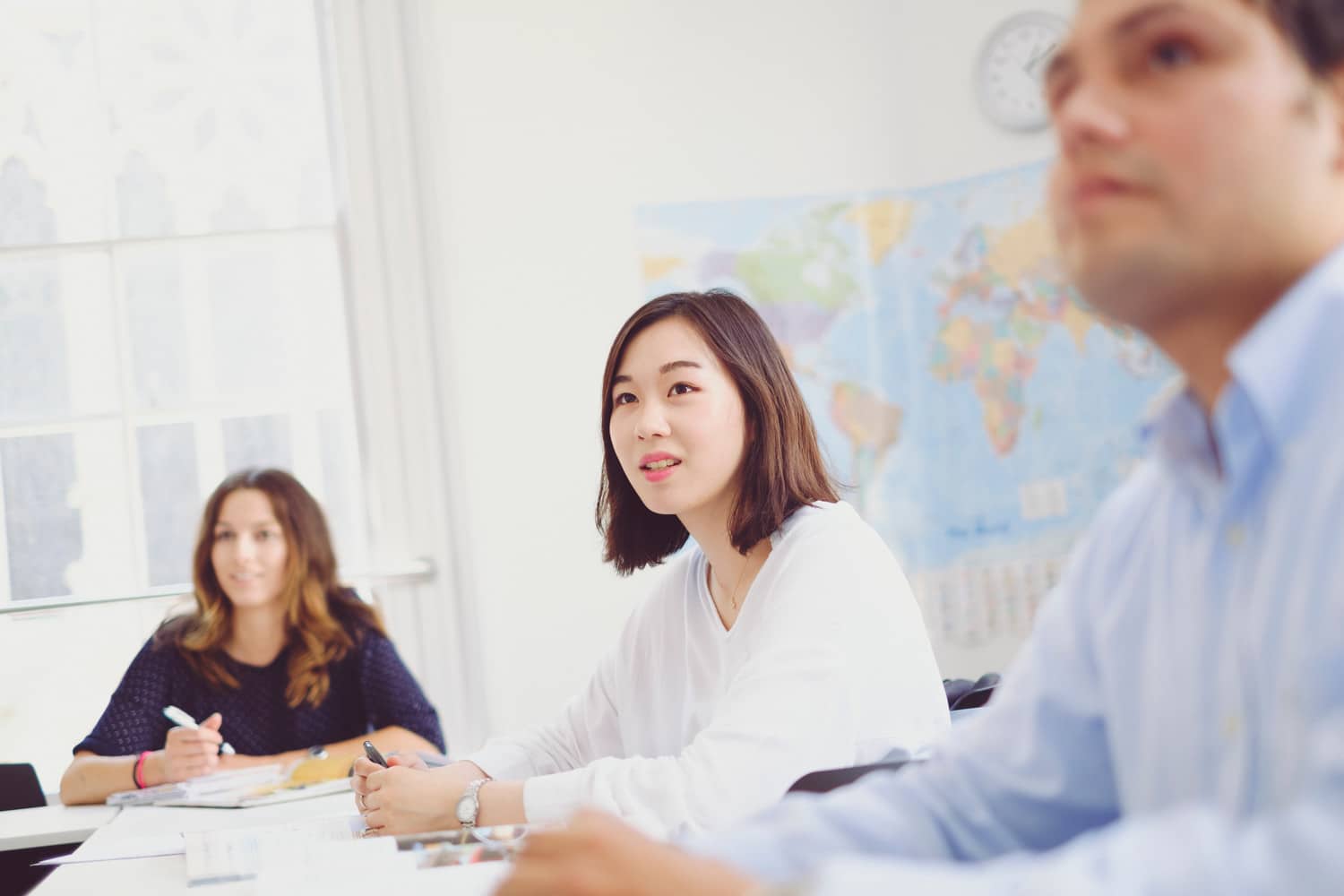 Etudiants en classe durant leur séjour linguistique