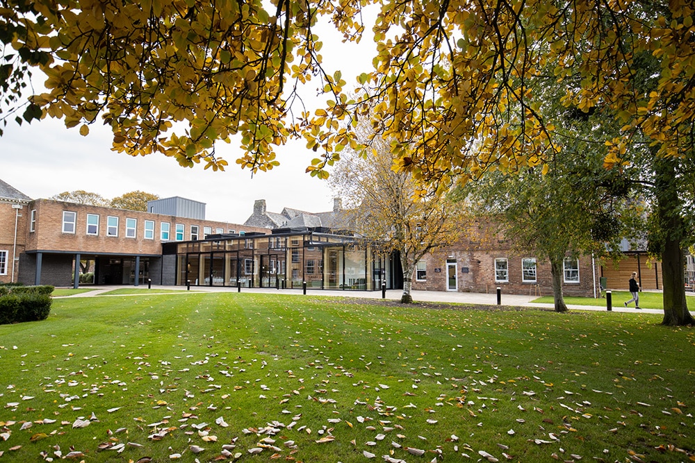 Bâtiments modernes de Taunton School en Angleterre