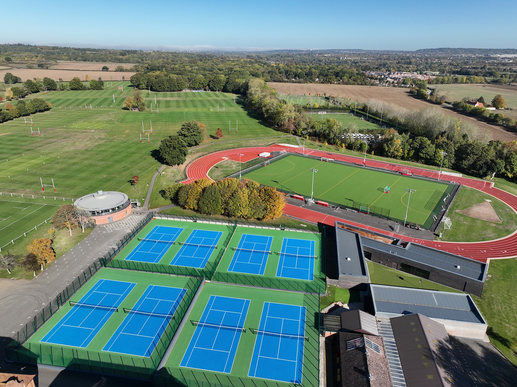 Huit nouveaux courts de tennis en acrylique de Radley College en Angleterre