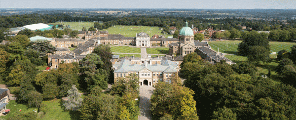 Vue aérienne de Haileybury College, en Angleterre